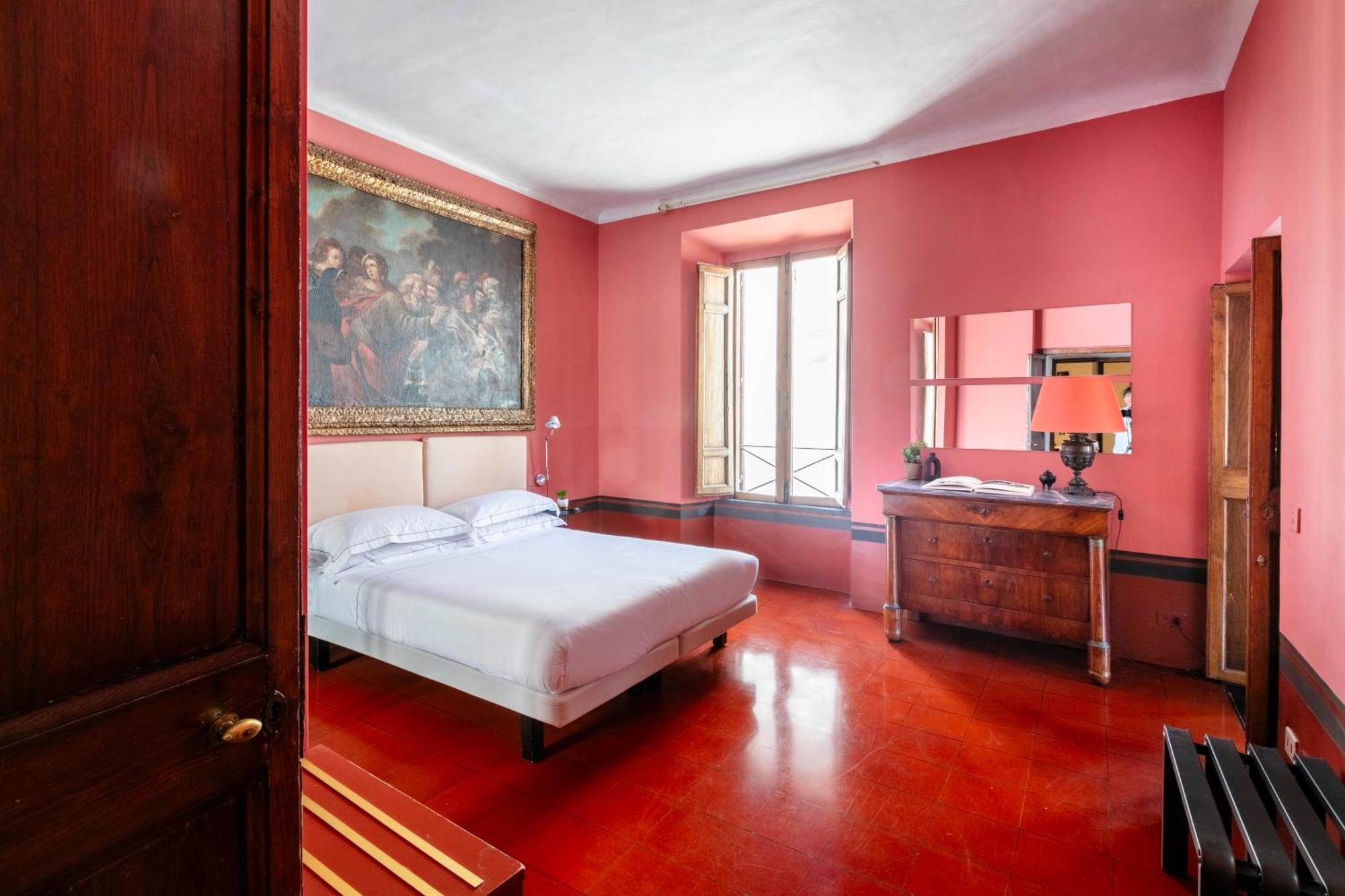 Romac Leone Apartment